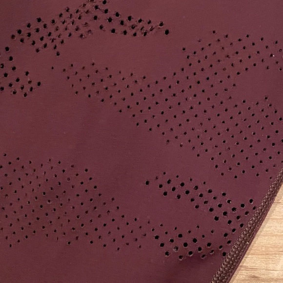 Athleta Persistence Laser Cut 7/8 Tight in Antique Burgundy Gym Athleisure Sm - Picture 3 of 11